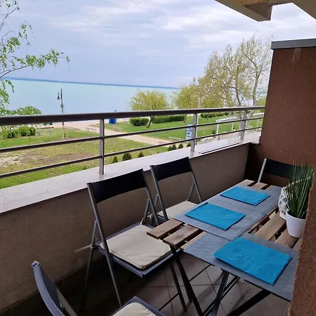 Club 218 Wellness Sunset Gold Apartmán *